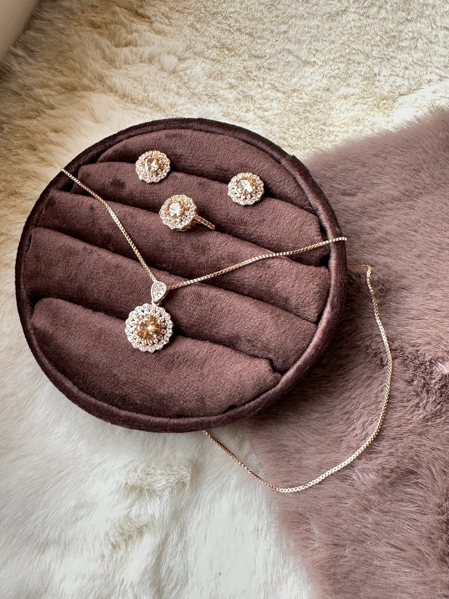 Gulnar Halo Set